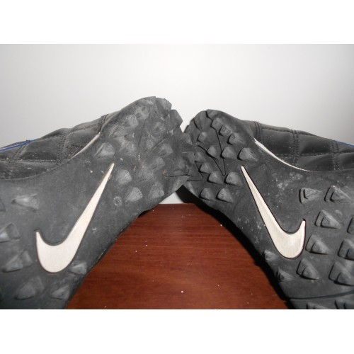 Nike Marka Halı Saha Ayakkabısı