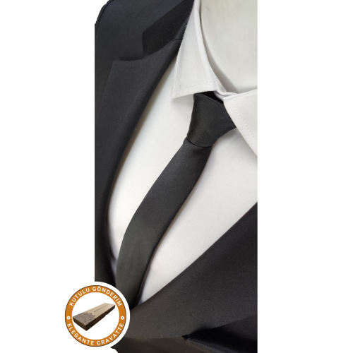 Siyah Extra Slim İnce Mat Kravat Ve Cep Mendili Siyah Extra Slim İnce Mat Kravat Ve Cep Mendili