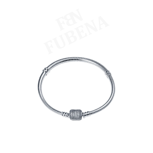Moments Işıltılı Taşlı Silindir Gümüş Bileklik Charm Taşıyıcı Moments Işıltılı Taşlı Silindir Gümüş Bileklik Charm Taşıyıcı