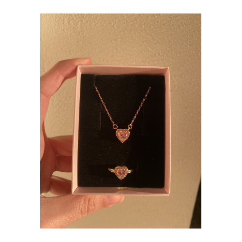 Çelik Gold Kalpli Taşlı Kolye Yüzük Takım Çelik Gold Kalpli Taşlı Kolye Yüzük Takım
